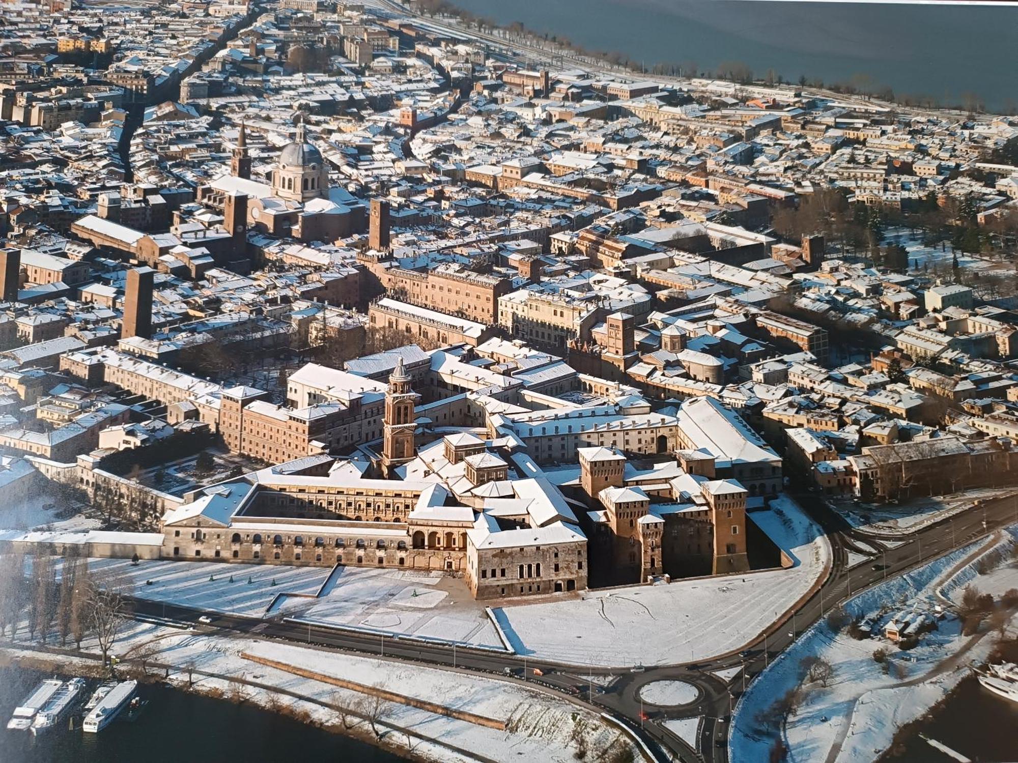 Residenza Tosca Apartment Mantova Bagian luar foto